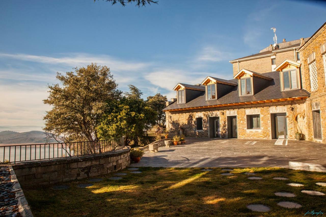 The Rock Suites & Spa Congosto 外观 照片