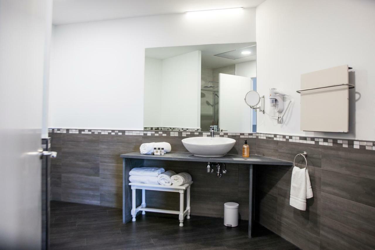 The Rock Suites & Spa Congosto 外观 照片