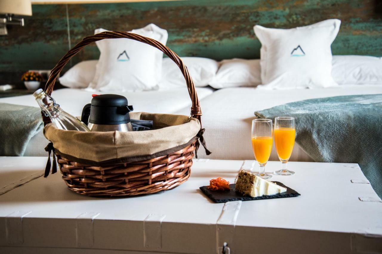 The Rock Suites & Spa Congosto 外观 照片